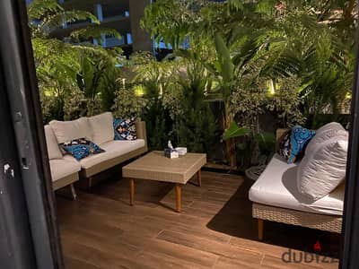 Ground apartment for Sale + garden – Ultra Super Lux Finishing - Resale Patio Oro