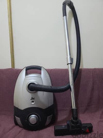 مكنسة جاك شبه الجديد 2200 وات