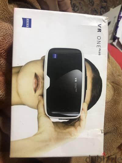 نظاره VR one plus من شركهZEISS الالمانية