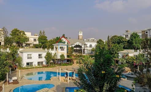 Villa at apartment price 5% down payment Mountain View 205 sqm delivery in 2 years installments up to 14 years near Hyde Park 5 min AUC and 90th St