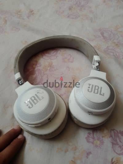 سماعة عازلة الضوضاء JBL E66NC  لقطة
