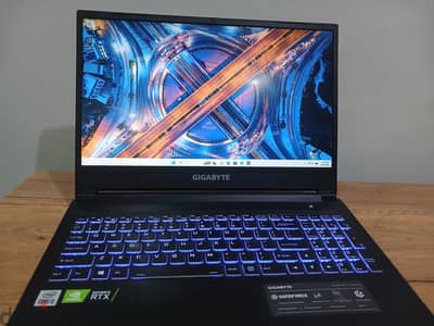 GIGABYTE G5 KC/i5-10500H/RTX3060/16 GB RAM/512 GB SSD/2TB HDD