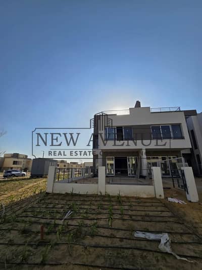 سعر السوق تاون هاوس كورنر في بالم هلز نيو كايرو Palm hills new Cairo مقدم و أقساط موقع مميز استلام فوري