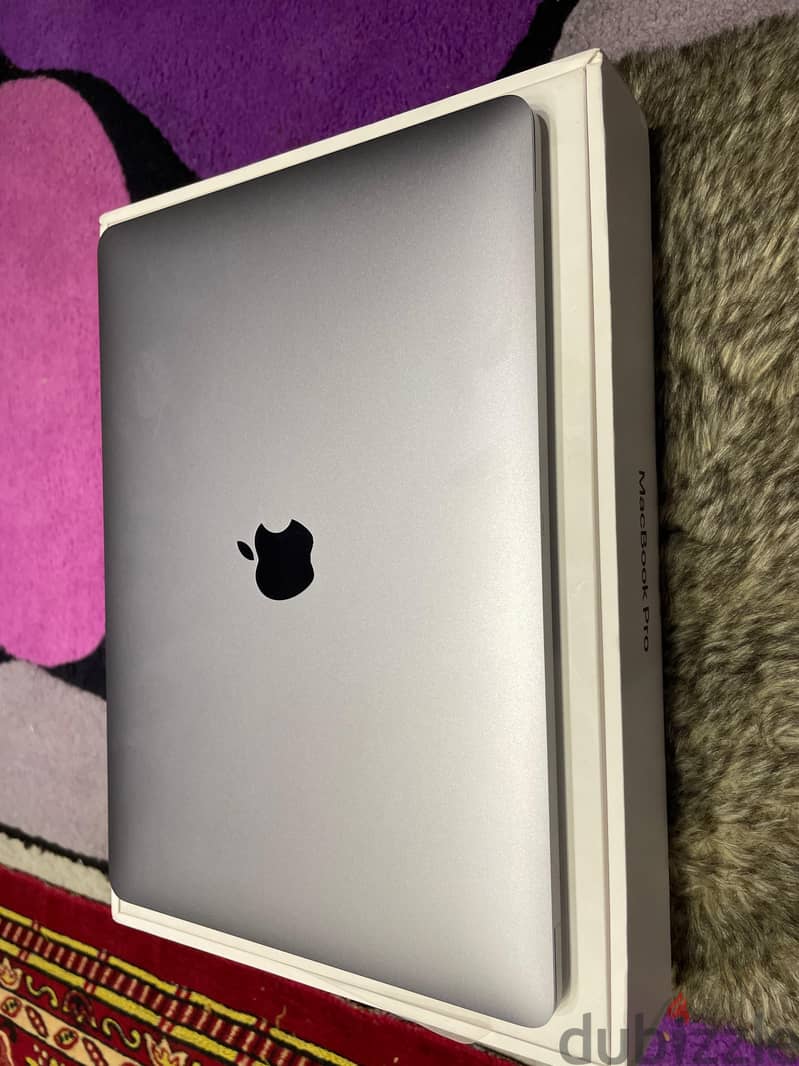 MacBook Pro M2 4