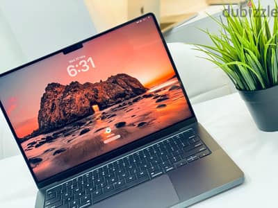 Macbook Pro M3 Pro 2023 4 cycle