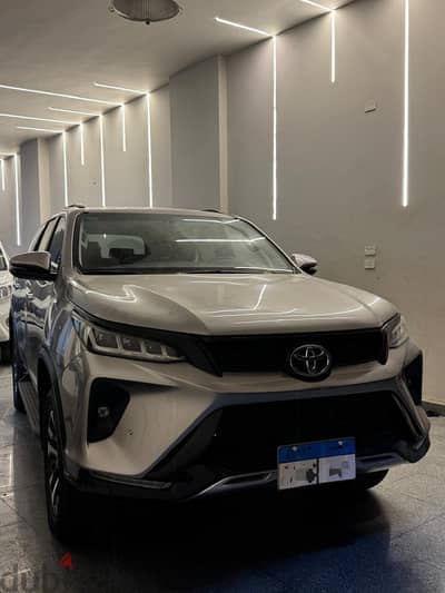 Toyota Fortuner 2023 sport zero