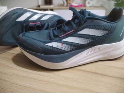 Adidas sports shoe for women size 37