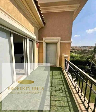 Villa for sale in the compound, you will receive it fully finished and with the air conditioning. It is requested for only one and a half million.