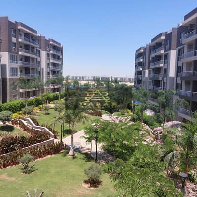 Today we present to you one of the strongest opportunities in B12, an apartment of 107m — with a rare view of the garden, ready for habitation or achieving an investment income from day one.