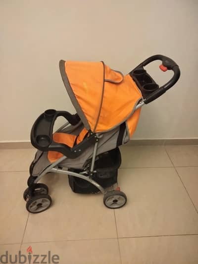 عربة أطفال Stroller بحالة ممتازة جدا للبيع