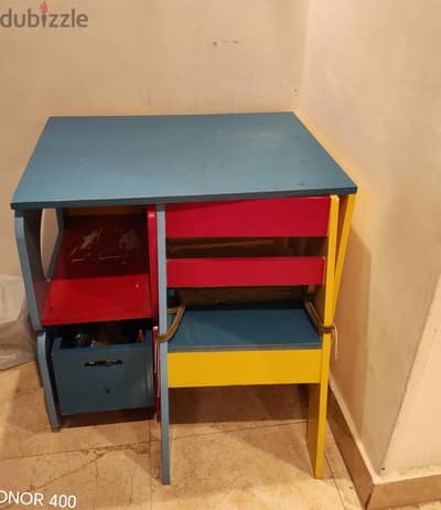 مكتب و كرسى أطفال عمولة