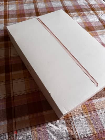 Ipad 8th generation with keyboard and apple pencil