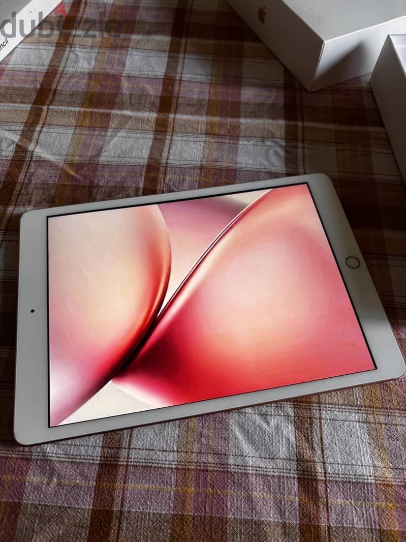 Ipad 8th generation, great condition. 1