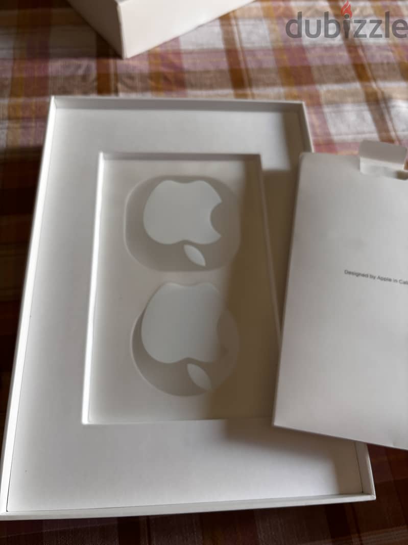 Ipad 8th generation, great condition. 10