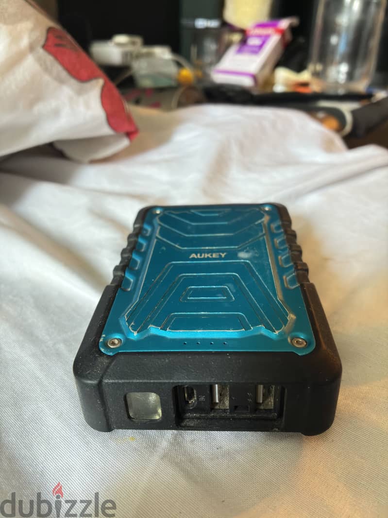 AUKEY power bank 1