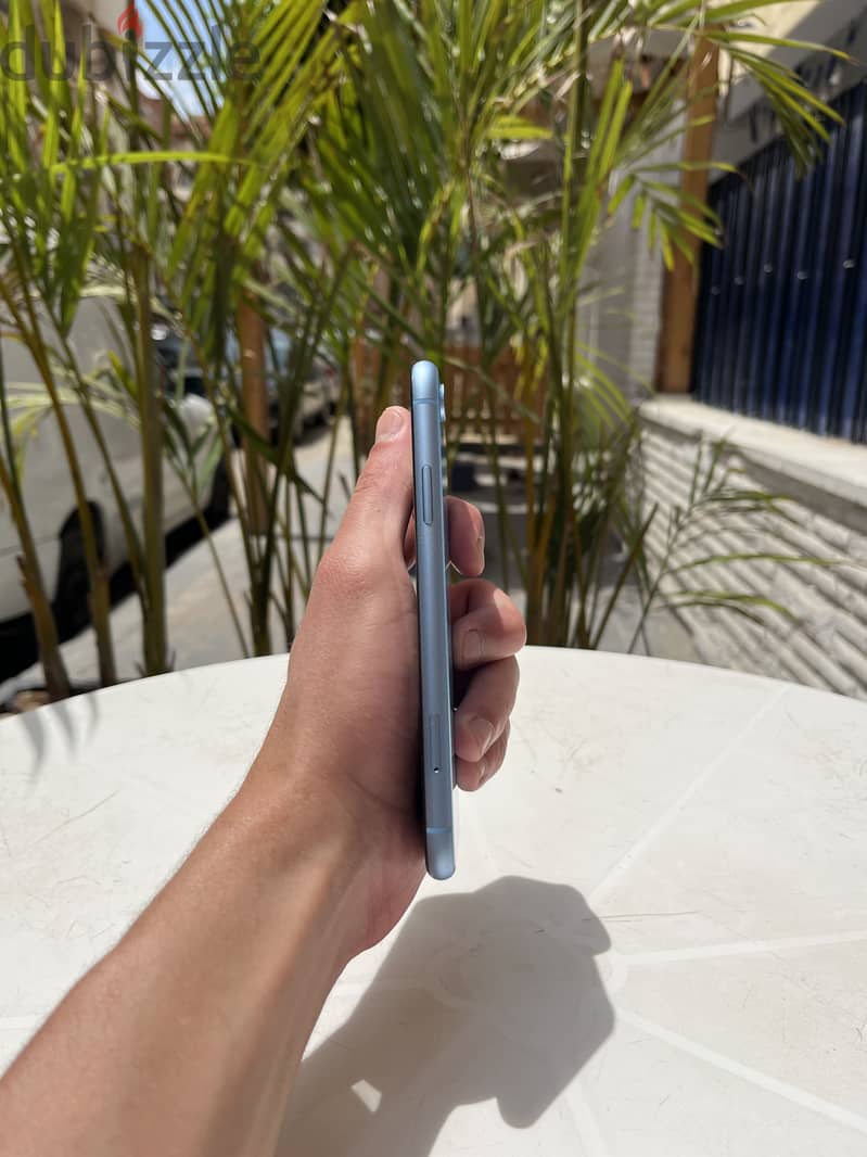 iPhone xr 3