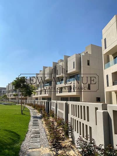 توين هاوس فيلا بإطلالة مباشرة على اللاندسكيب في Al Burouj البروج  مرحلة جاراJara استلام 2026 بدون تشطيب من IMKAN MISR