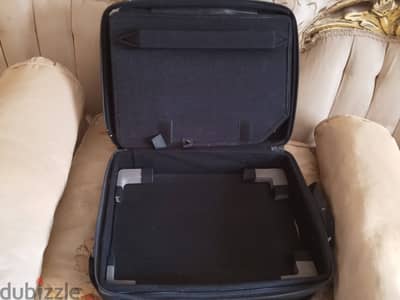 شنطه جلد بحامل للكتف 01145520944