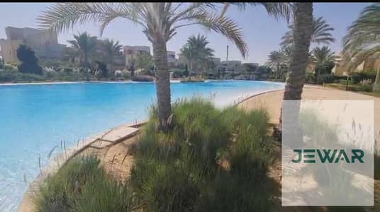 فيلا مستقله للبيع في مراسي بلانكا علي اكبر لاجون فيلا فاخرة في واحدة من أرقى مراحل مراسي، بموقع مميز جدًا على أكبر بحيرة داخل المشروع وقريبة من البحر