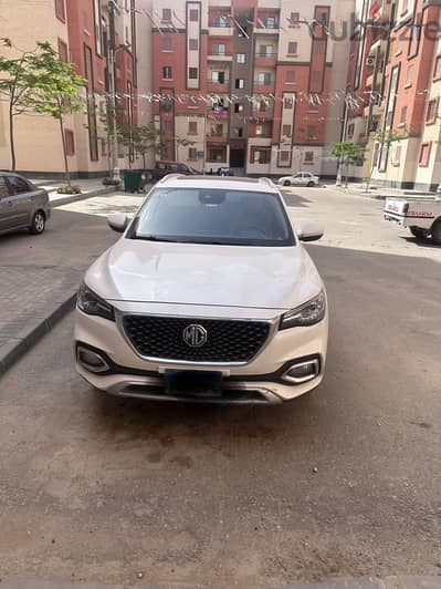 MG HS 2022 بحالة ممتازة  ام جي اتش اس 2022