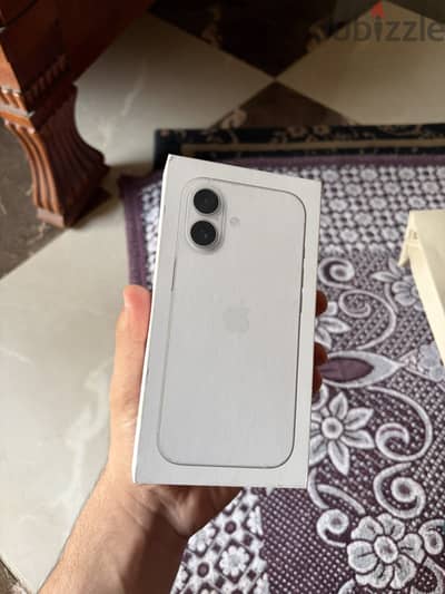 Iphone 17 like new (negotiable for serious buyers)
