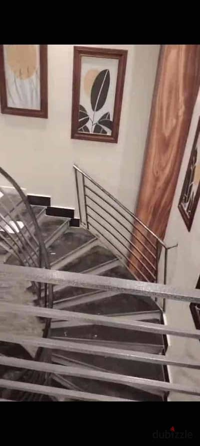 فيلا دوبلكس للإيجار سوبر لوكس بحديقه خاصه مطلوب 20 الف في العاشر من رمضان