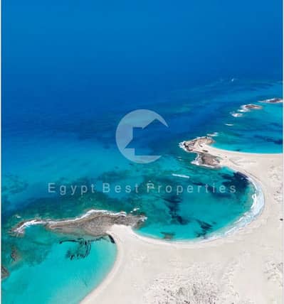 طرح جديد شاليه فاخرعلي البحر مباشره بمقدم 750 الف فقط مجهز بالكامل بالتكييفات و المطبخ في احدث طرح في رأس الحكمه و أفضل سداد على 10 سنين و أقل مقدم
