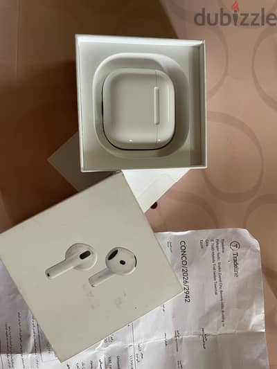 AirPods 4 Active Noise Cancellation بحالة ممتازة وضمان. استعمال ٣ شهور