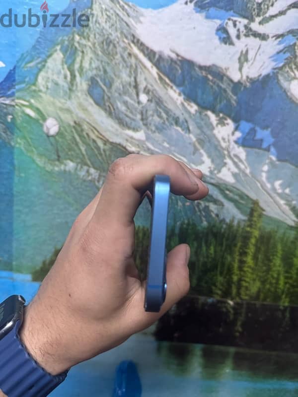 iPhone 13 4