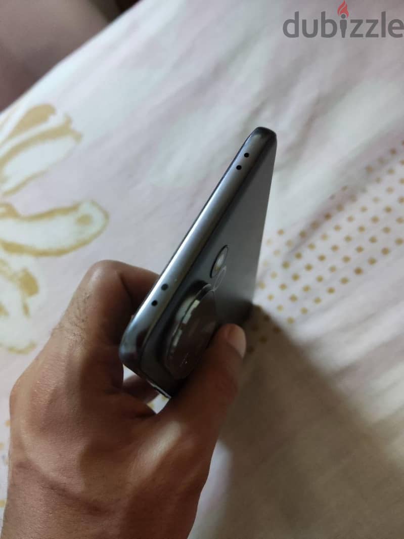 Vivo V60 1
