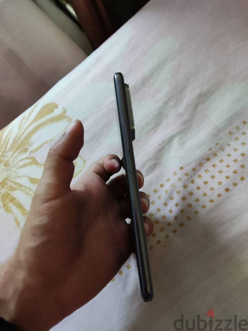 Vivo V60 4