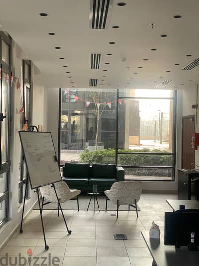 مكتب اداري District 5