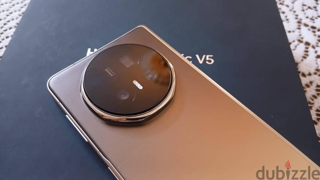 Honor Magic V5 3