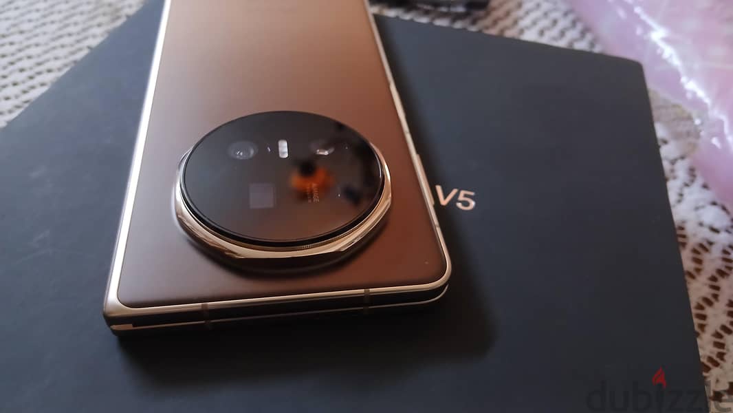 Honor Magic V5 4