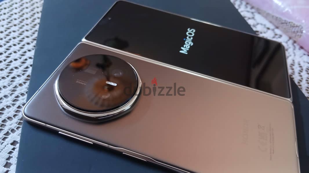 Honor Magic V5 10