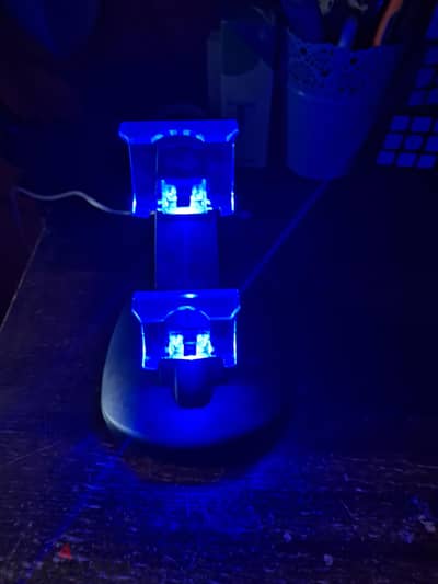 Dual PS4 controller charger | شاحن دراعات بلايستشن 4