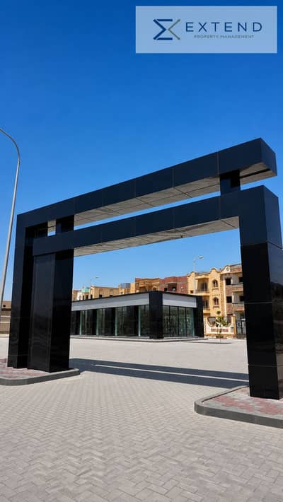موقع استراتيجي في حدائق أكتوبر، مطعم للإيجار بمساحات أوت دور وقريب من المحاور الرئيسية والتوسعات الجديدة