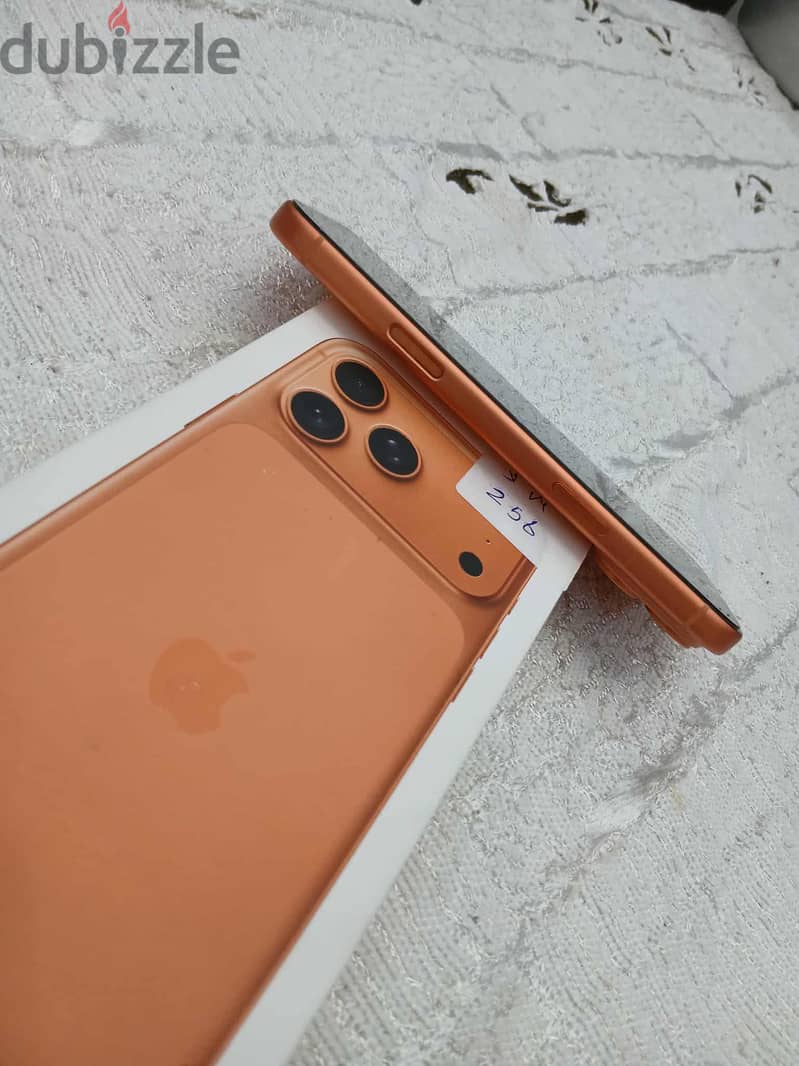 Apple - iPhone 17 Pro Max 3