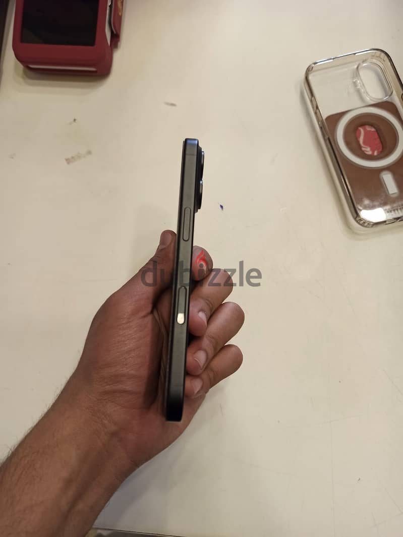 iPhone 16 3