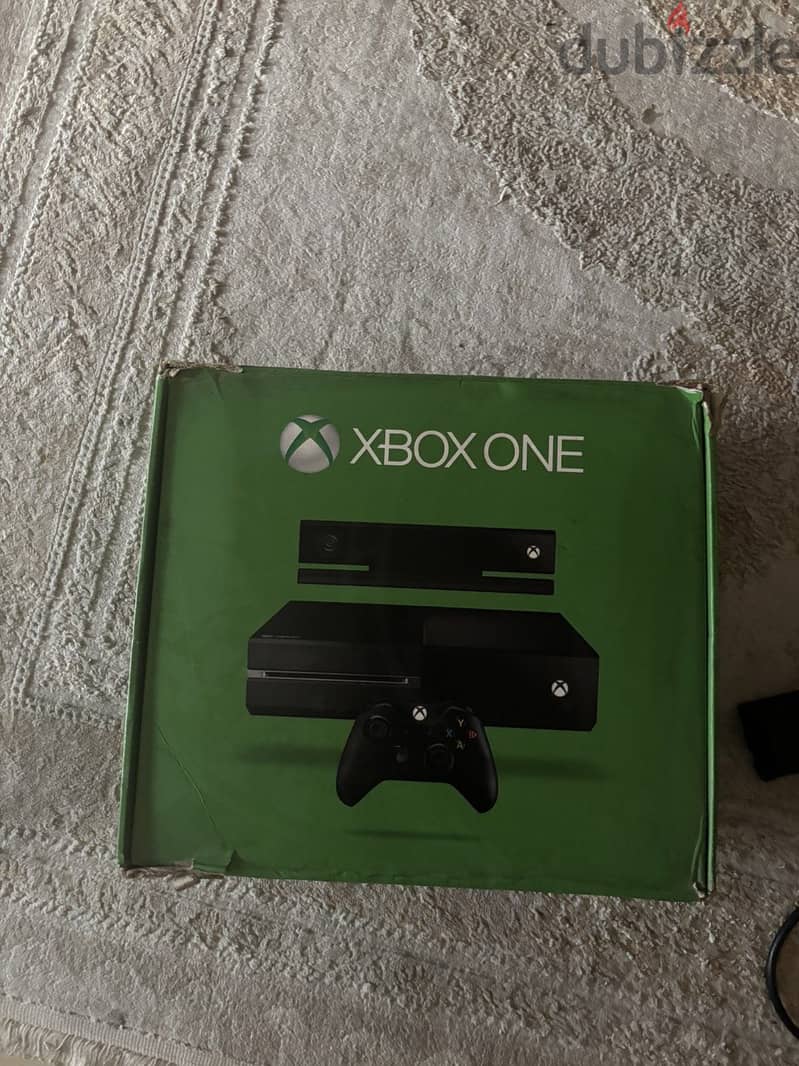 xbox with one controller with cartoon 2