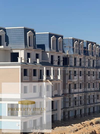 For Sale I-Villa 215 sq m ready to move in Mountain View 1.1 Compound Fifth Settlement New Cairo.