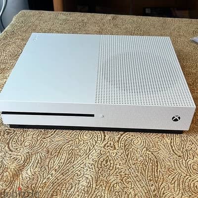 للبيع إكس بوكس وان إس (Xbox One S) مساحة 1TB