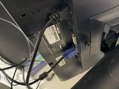 كمبيوتر HP كامل للبيع بحالة ممتازة — شغل ودراسة وأوفيس