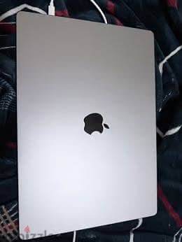 Macbook air m1 256GB 8GB used like new with box