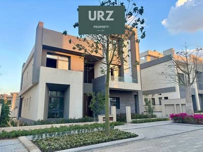 Double View Villa with Landscape and Lake An opportunity for living and investment in a prime location minutes from Palm Hills and hydepark sodic
