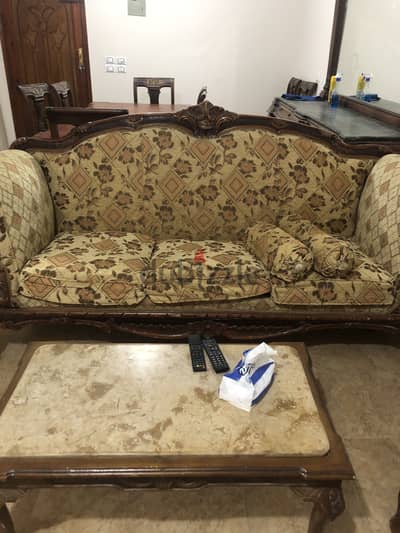 للبيع صالون خشب زان