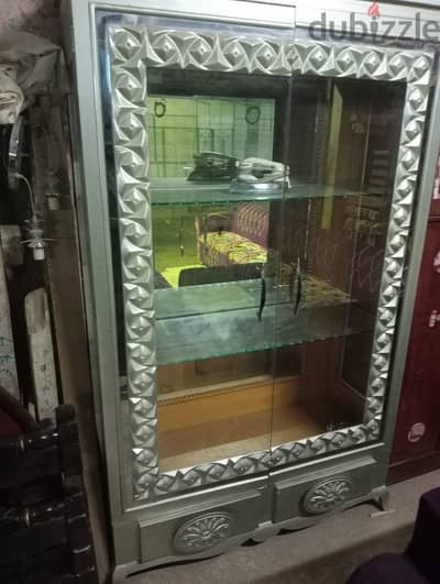 نيش  اتنين ضلفه واتنين درج و3 رف زجاج