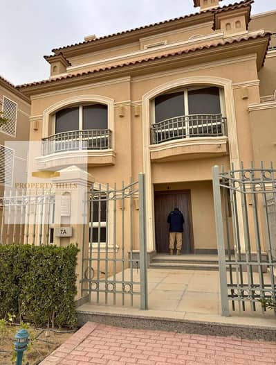 فيلا بسعر كويس جدا في باتيو الشروق استلام فوري pool view بمساحة 275 متر