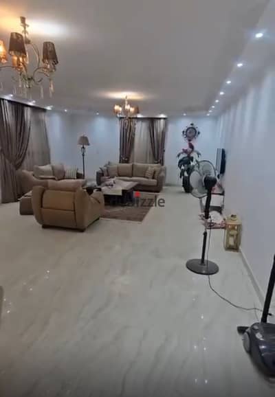 Apartment Floor 3 Kuwaiti Buildings in front of Carrefour 9 floors 3 rooms and 3 bathrooms, including a master bathroom without furniture and kitchen, price 22 thousand