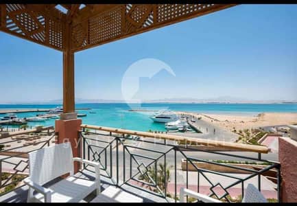 آخر شاليه ب خصم 25% بإطلالة على البحر والجولف مقدم 5% غرفتين +تيراس كبير+ 2 حمام موقع مميز ف @سوما_باي واقساط بتوصل ل ٨ سنين!!!